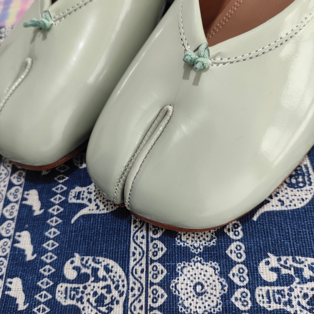 Maison Martin Margiela Mint Green Tabi-Inspired Ballet Flats - Picture 2 of 6